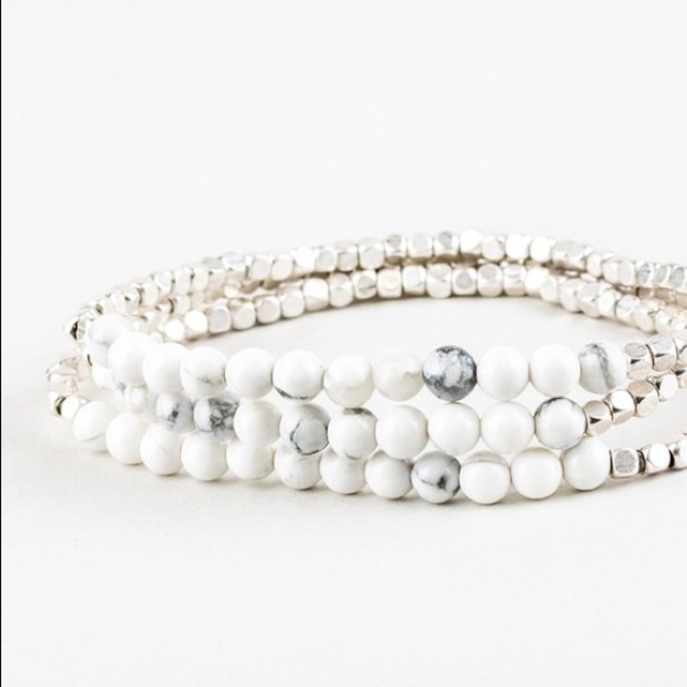 ✨Last One✨Howlite And Metal Beaded Bracelets
